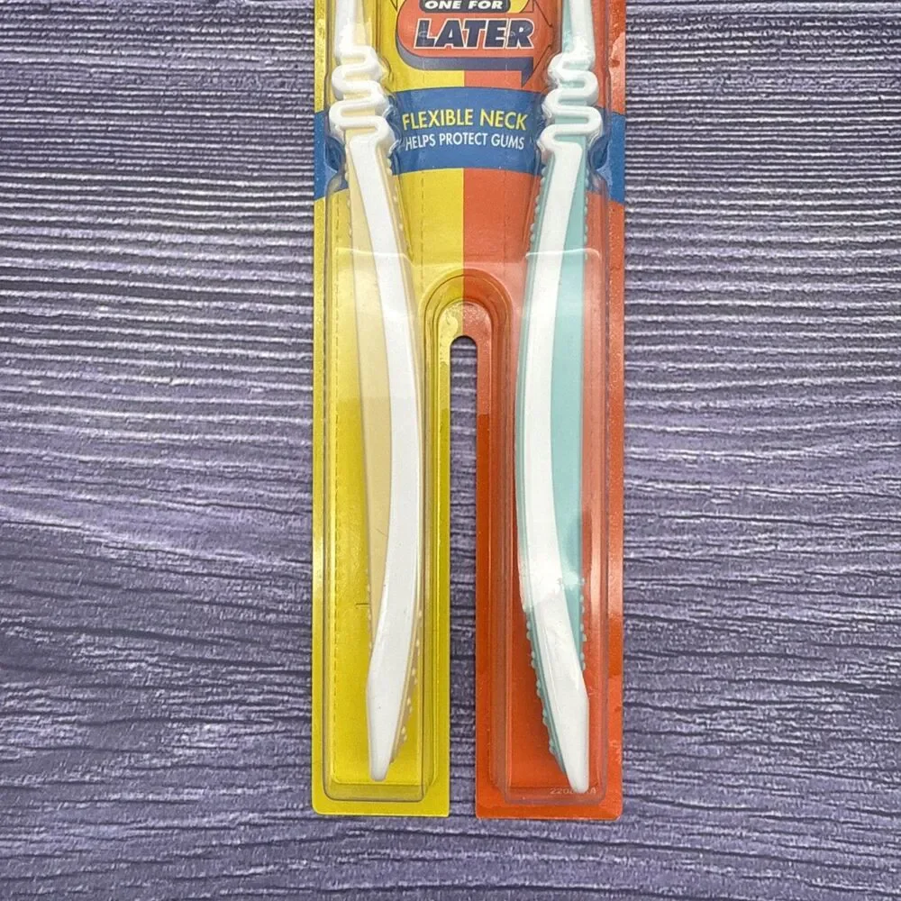 2 Pack Vintage Aquafresh Flexible Neck Flex Tip Soft Toothbrush #31 2002 NEW NOS